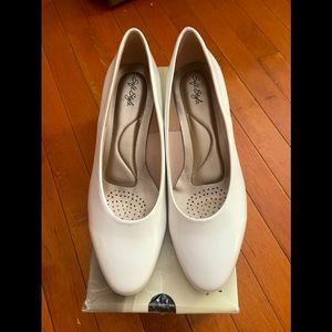 Soft Style white pumps